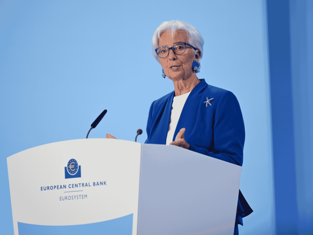 EZB-Präsidentin Christine Lagarde am Rednerpult