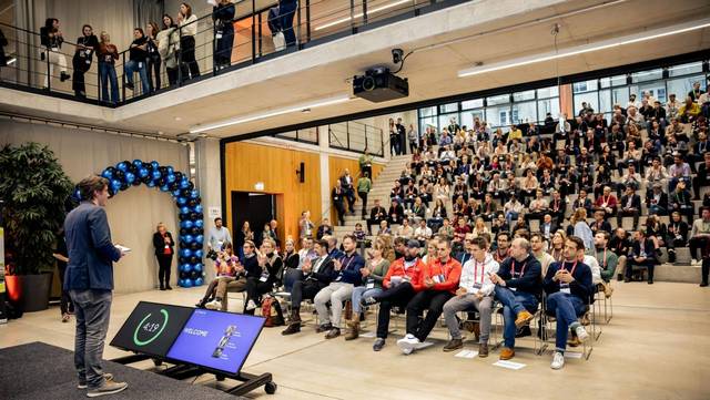 Besucher auf dem Ultimate Demo Day in München